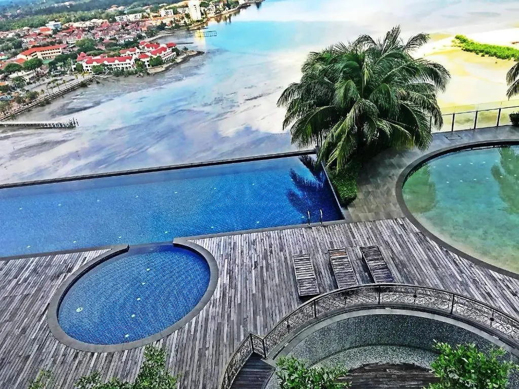 Bathtub With Sea View Silverscape Malacca By Micasa Kwatera prywatna
