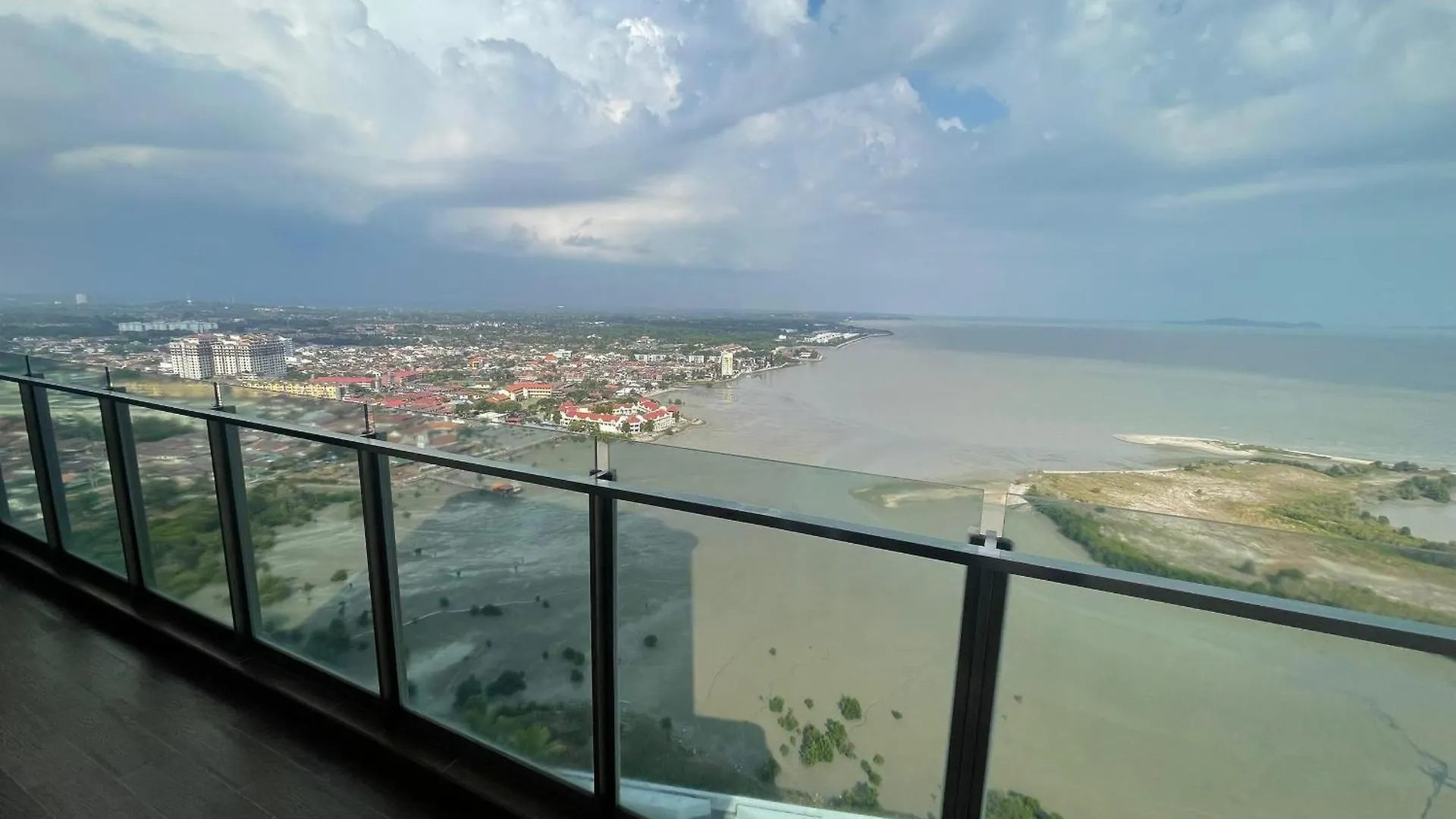Bathtub With Sea View Silverscape Malacca By Micasa 0*,  Malezja